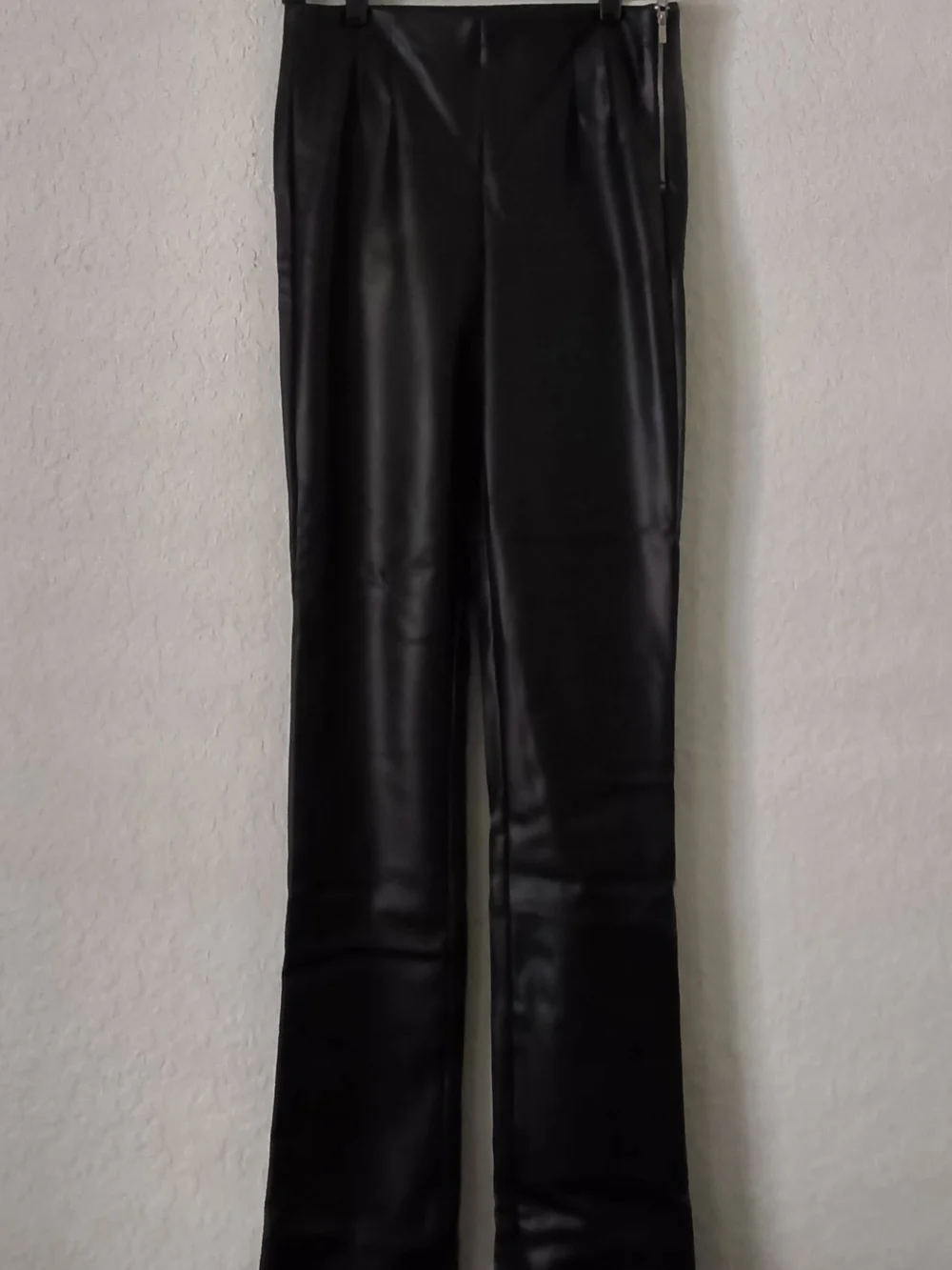 NEW Zara High-Rise Faux Leather Pants with Split Hem (Size M)